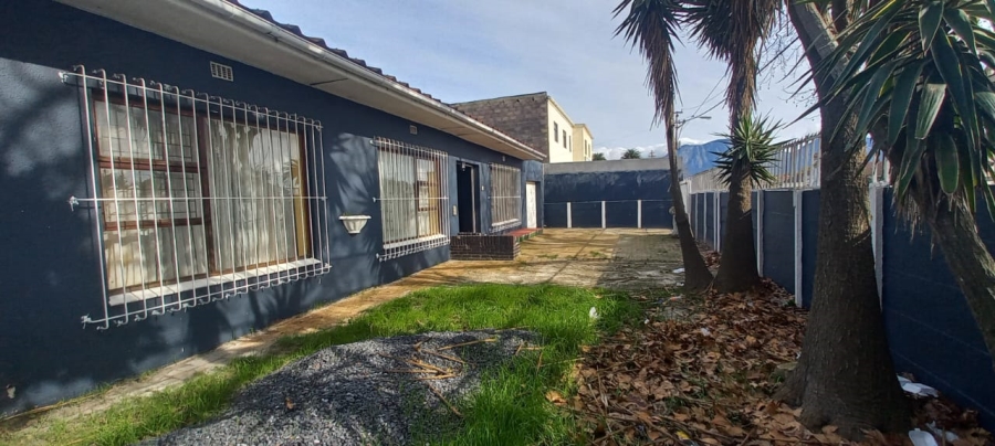 3 Bedroom Property for Sale in Wetton Western Cape